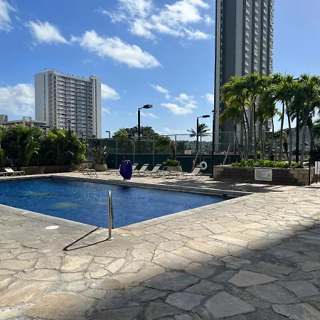 Waikiki Sunset Free Parking-2